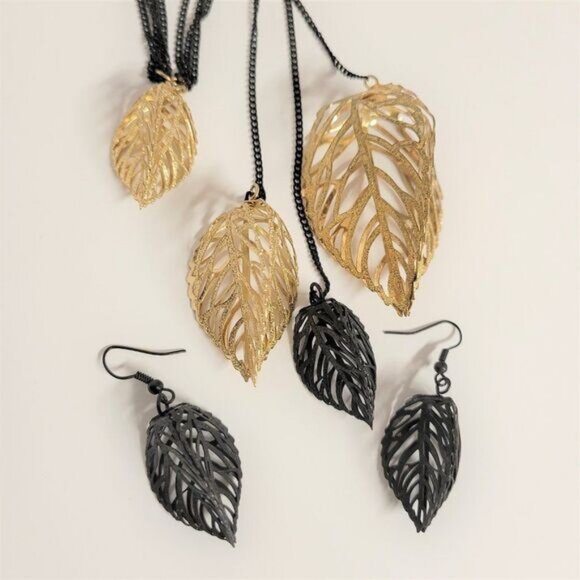 Filigree Gold Leaf Necklace with Matching earrings - Picture 2 of 4